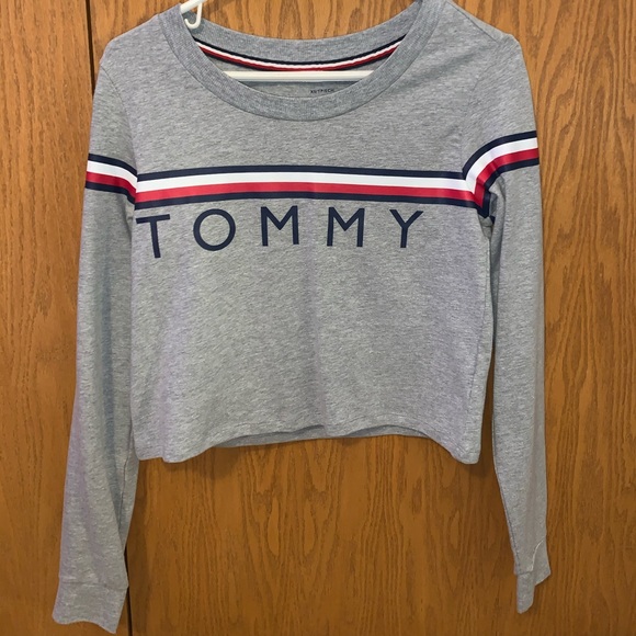 tommy hilfiger long sleeve crop top
